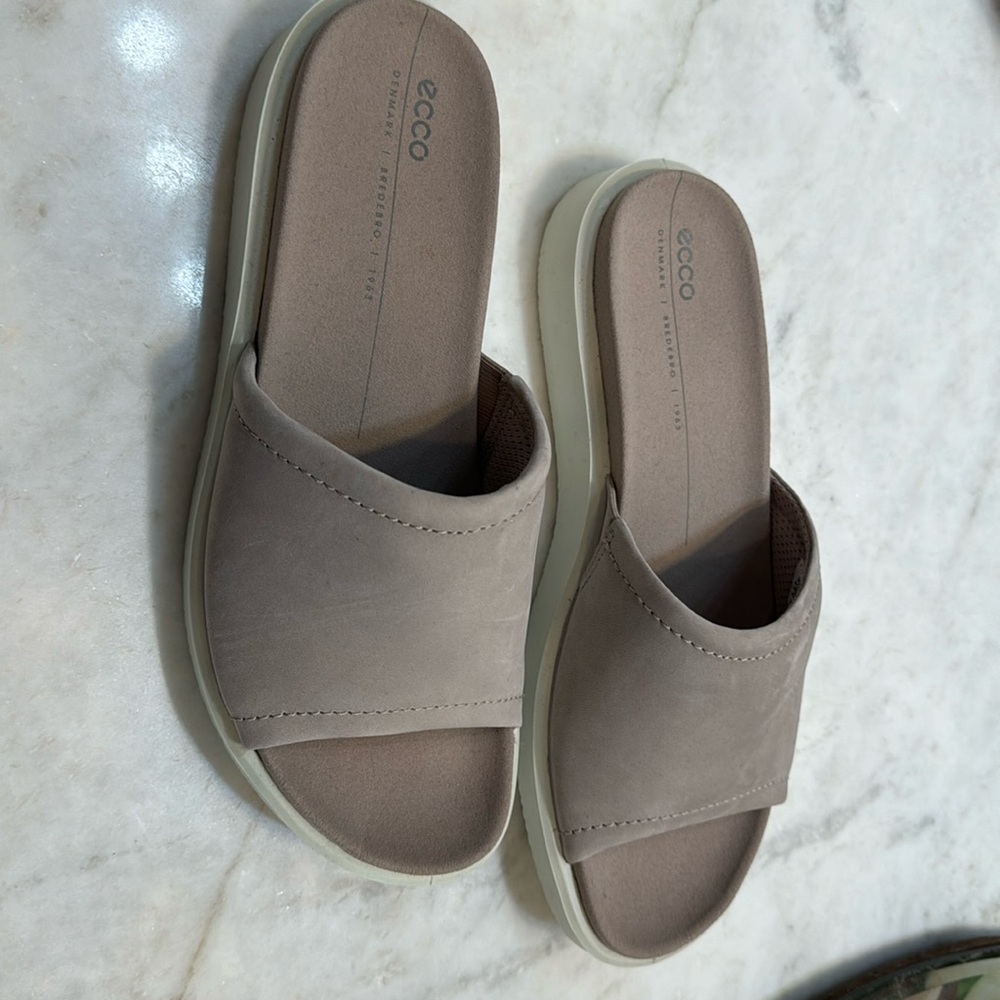 Beige Ecco slip ons. Like new